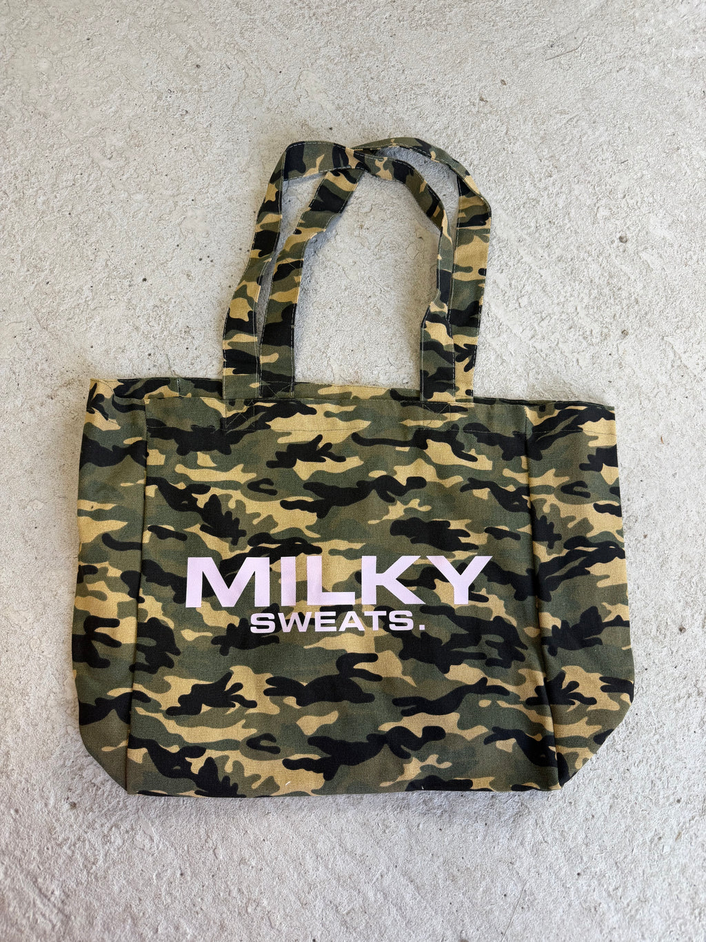 THE CAMO TOTE