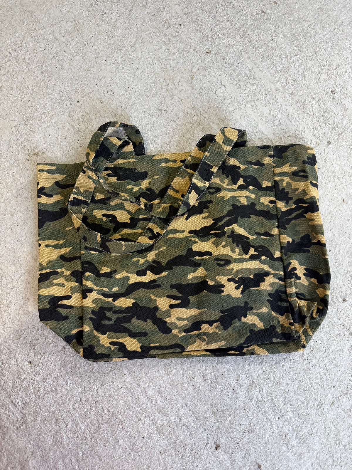 THE CAMO TOTE