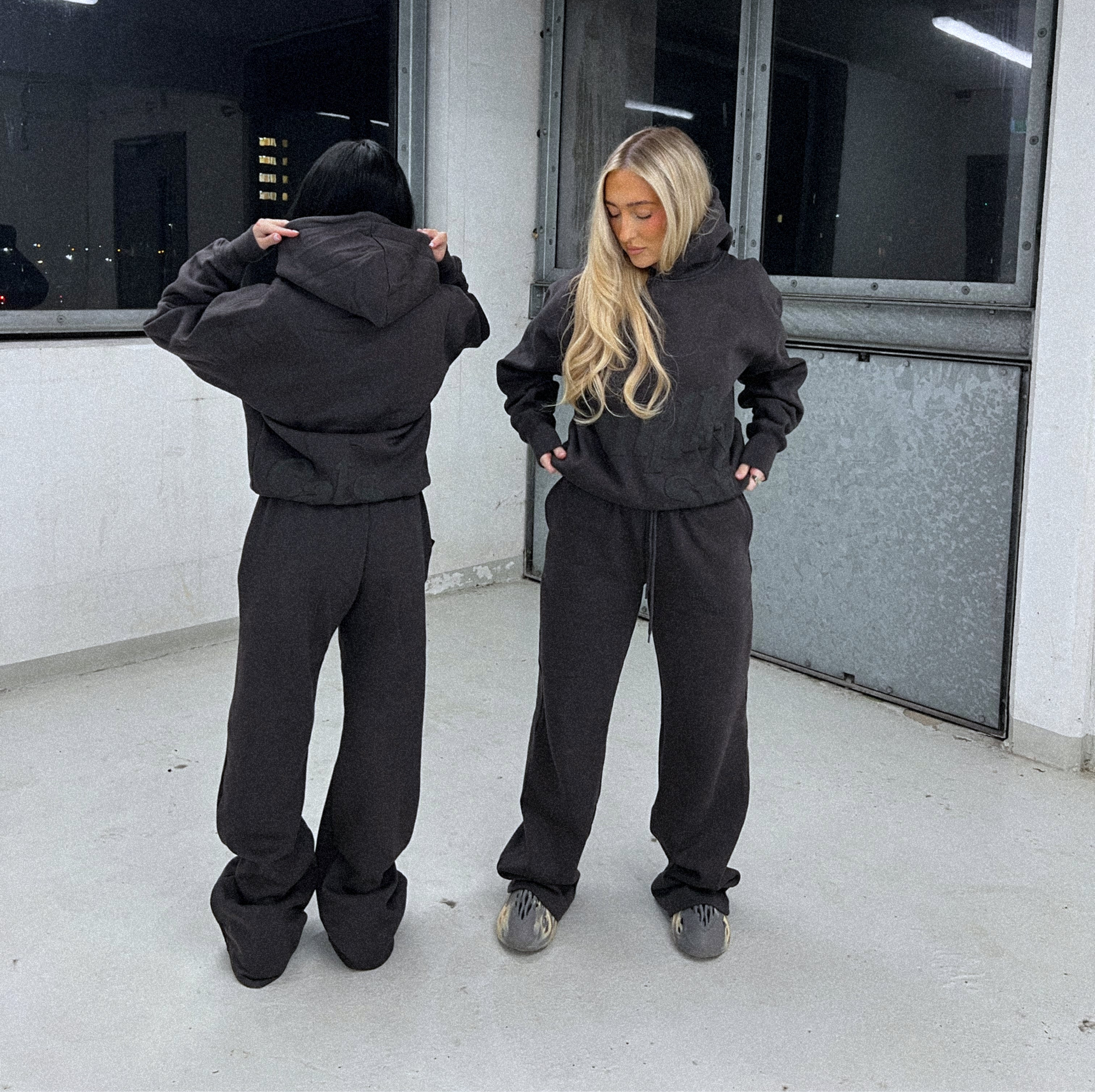 CHARCOAL MILKY SWEATPANTS